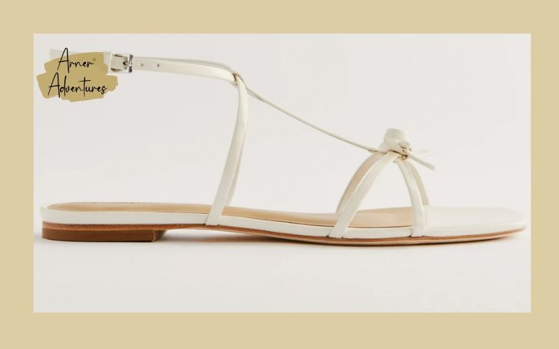 minimalist capsule wardrobe