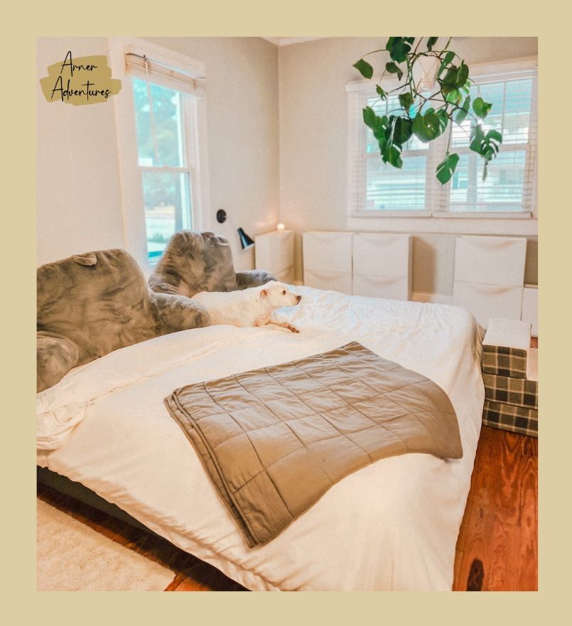 cozy minimalist bedroom